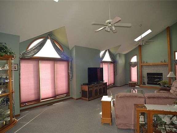 4th image of 33 Black Spruce Ct