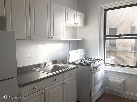 5th image of 55 Payson Ave APT 4E