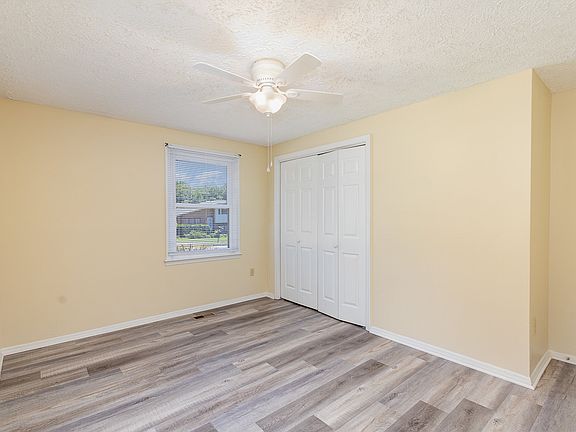 4th image of 3131 Vestal Pl