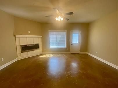 3rd image of 113 Perris Pl #113