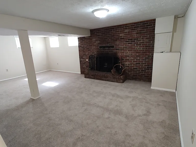 8638 Saxon Cir — Photo 26