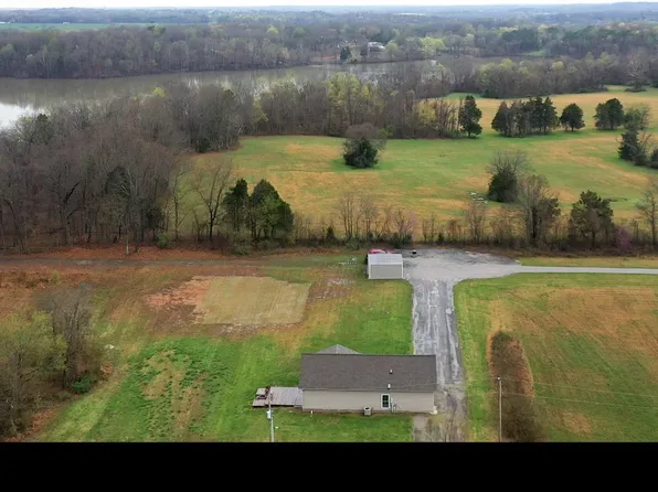 5273 Zander Rd, Hopkinsville, KY 42240