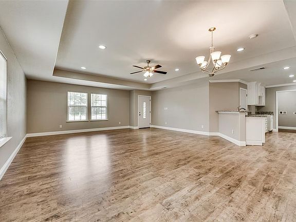 5th image of 4113 Fair Park Blvd