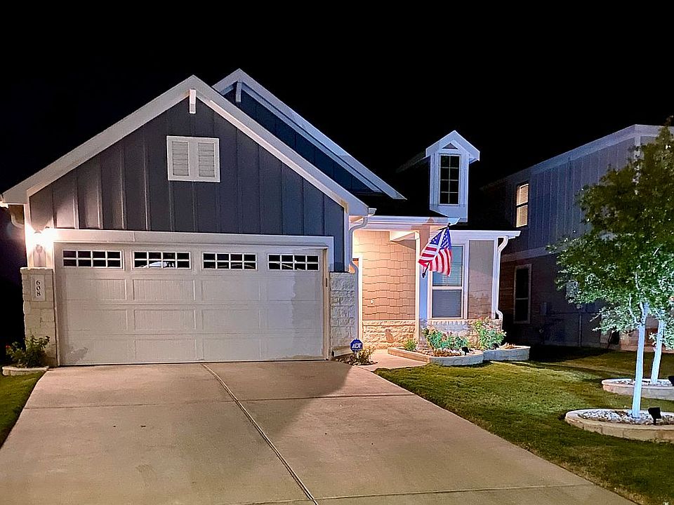 2nd image of 608 English Oak St