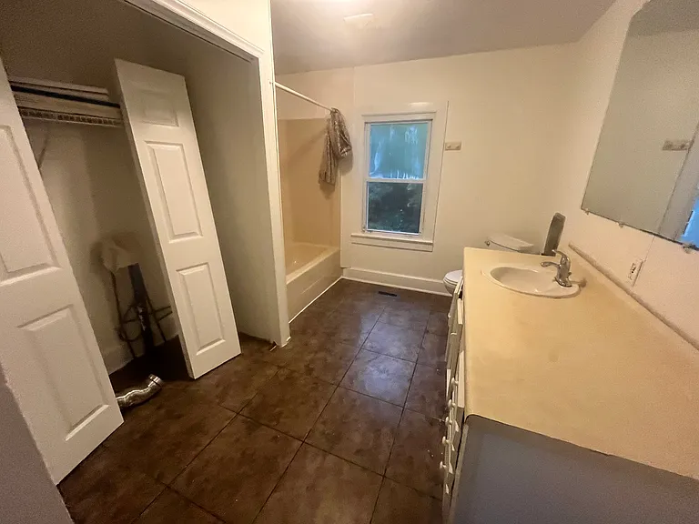 208 Price St — Photo 12