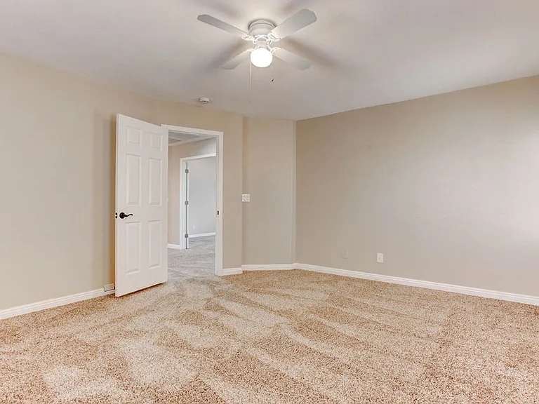 809 Royal Birch Ln — Photo 40