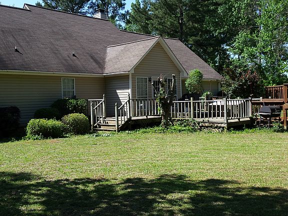 4th image of 41 Diana Dr