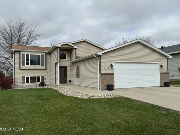 1629 8th St NE, Watertown, SD 57201