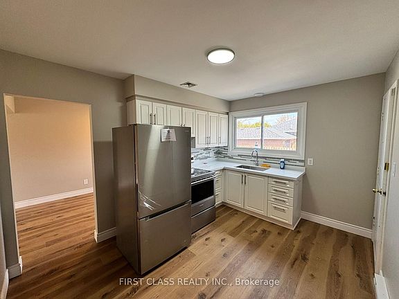 4th image of 596 Digby Ave