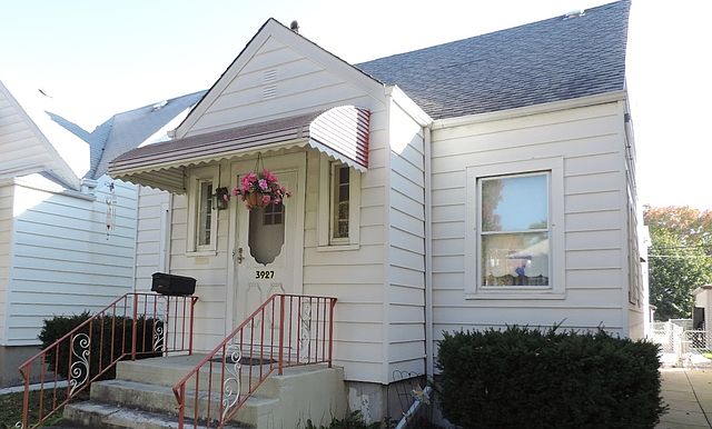 1st image of 3927 N Paris Ave