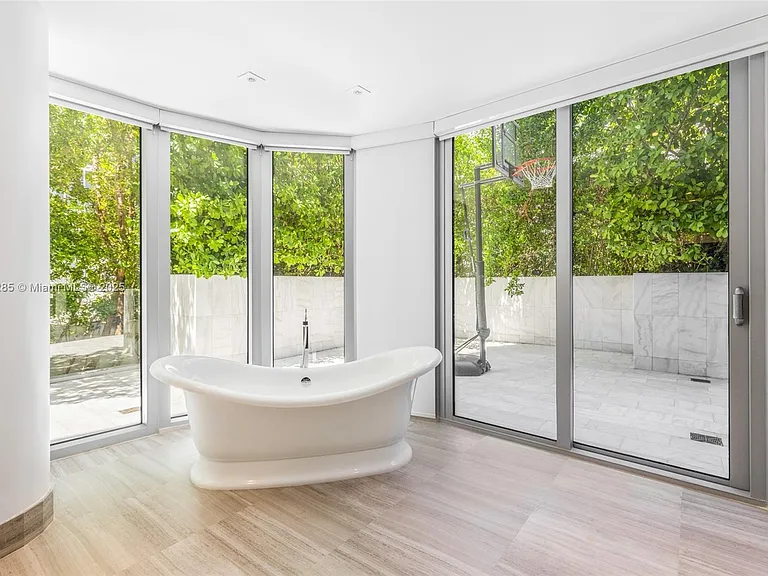 1 Collins Ave #207 — Photo 24