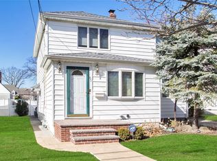 63 Harding Ave, Lynbrook, NY 11563