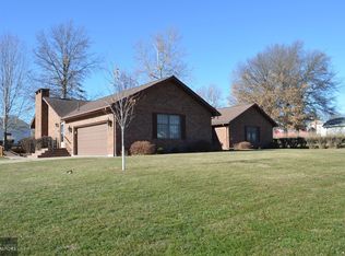 718 S Jefferson St, Sigourney, IA 52591