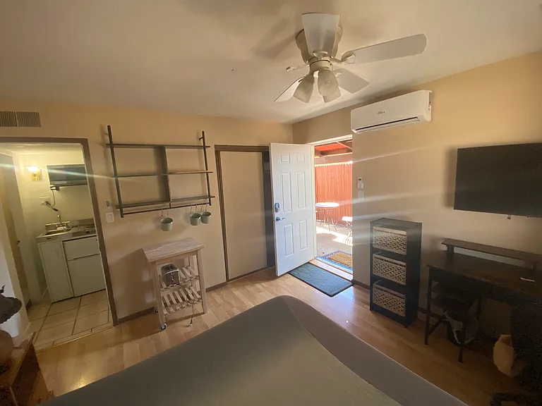 2601 W Roveen Ave — Photo 6