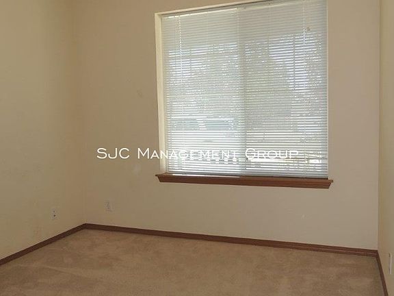3rd image of 1613 201st Street Ct E