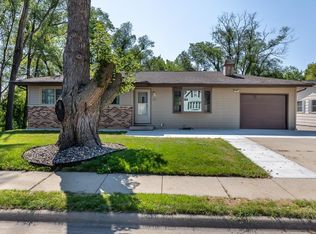 1125 Kelly Ln, Dubuque, IA 52003