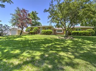 3035 Fair Oaks Dr, Decatur, IL 62526