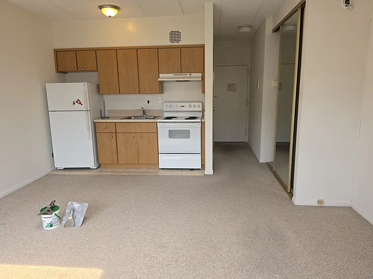 409 101st St #6 — Photo 5