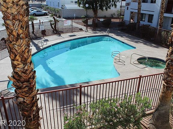 3rd image of 1381 E University Ave APT 101