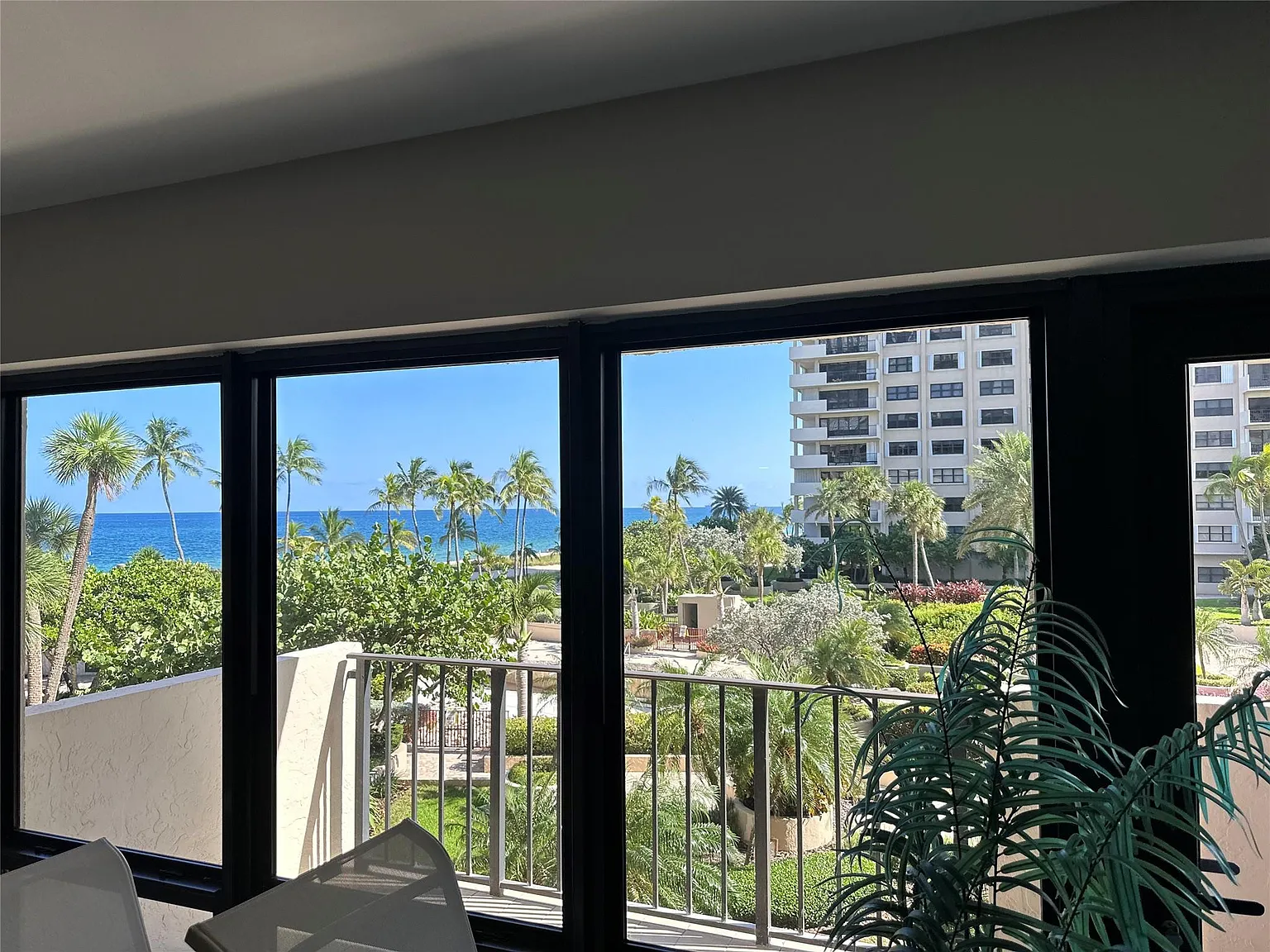 2 bed, 2.0 bath, 1400 sqft, $6,000 — Photo 3