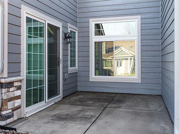 4th image of 9772 Moonbeam Ln
