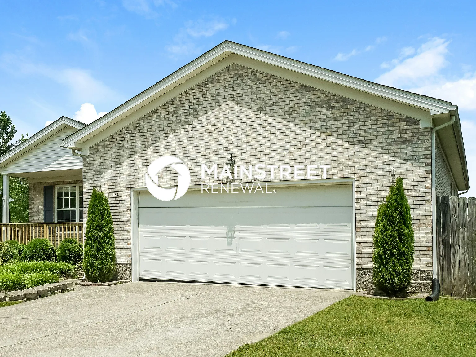 313 Drake Dr — Photo 3