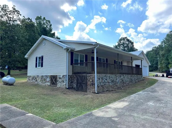 51 Perry Ln, Buchanan, GA 30113