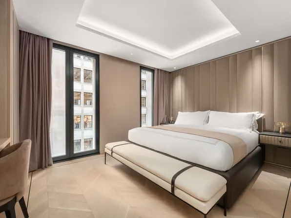 685 5th Avenue 9A image 3 of 18