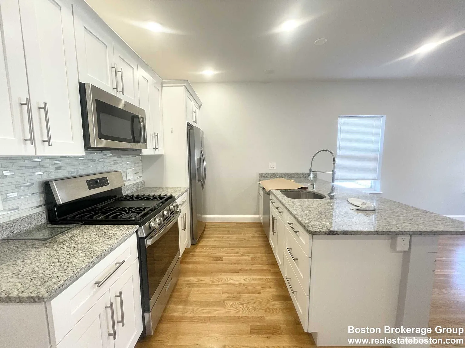 3 bed, $3,000 — Photo 3