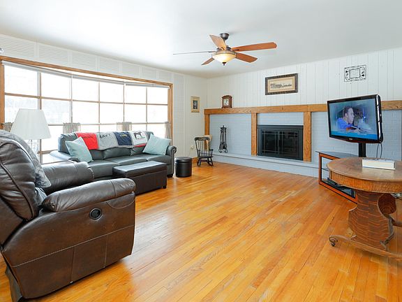 1108 Independence-104
