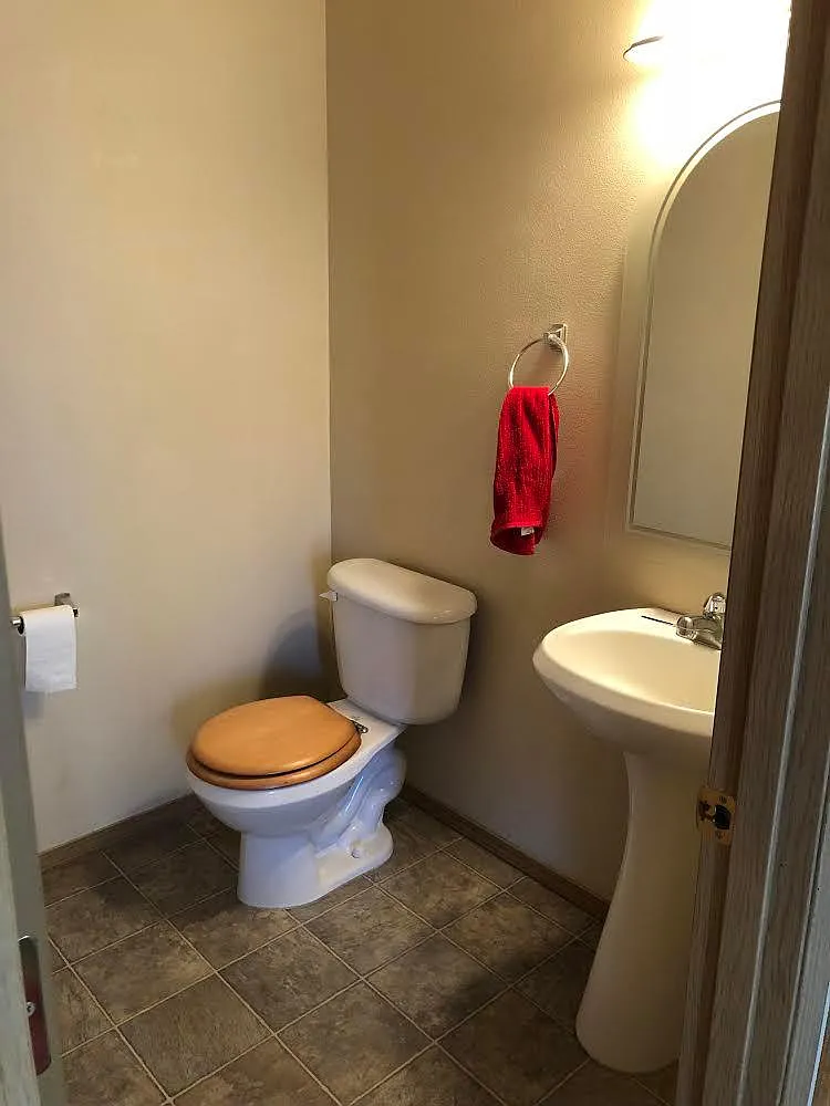 3 bed, 2.5 bath, 1529 sqft, $2,200 — Photo 2