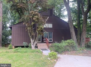 9311 Raintree Rd, Burke, VA 22015