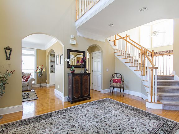 3rd image of 3758 Honey Pot Way NE