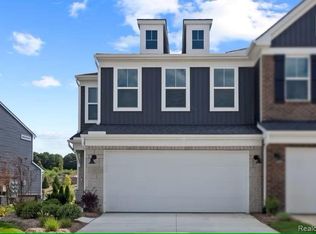 1454 Superior Dr, Milford, MI 48381