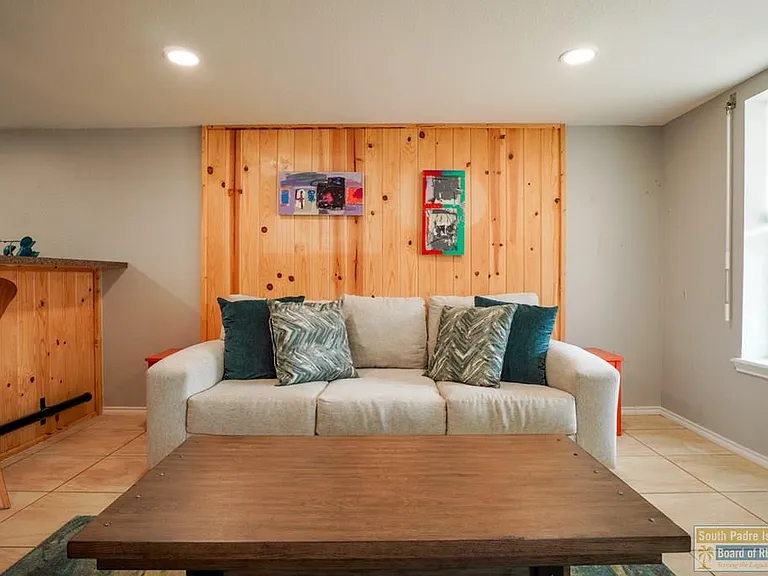 122 E Verna Jean Dr — Photo 4