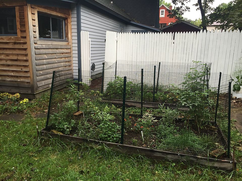 1st image of 419 N 4th St