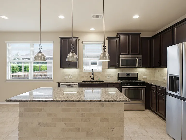 12427 Lincoln Crk — Photo 3