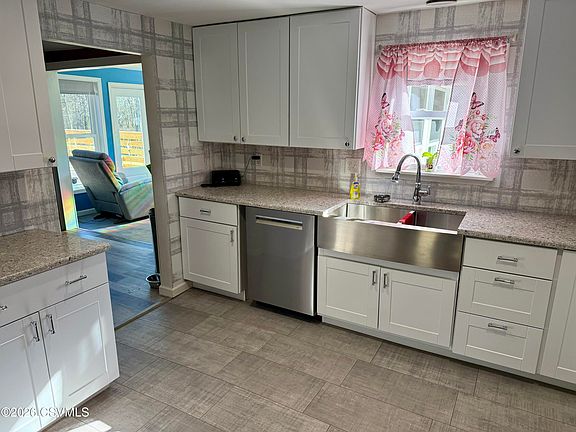 4th image of 40 Park Ridge Dr