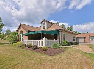 1255 Stanford Ct, Coraopolis, PA 15108