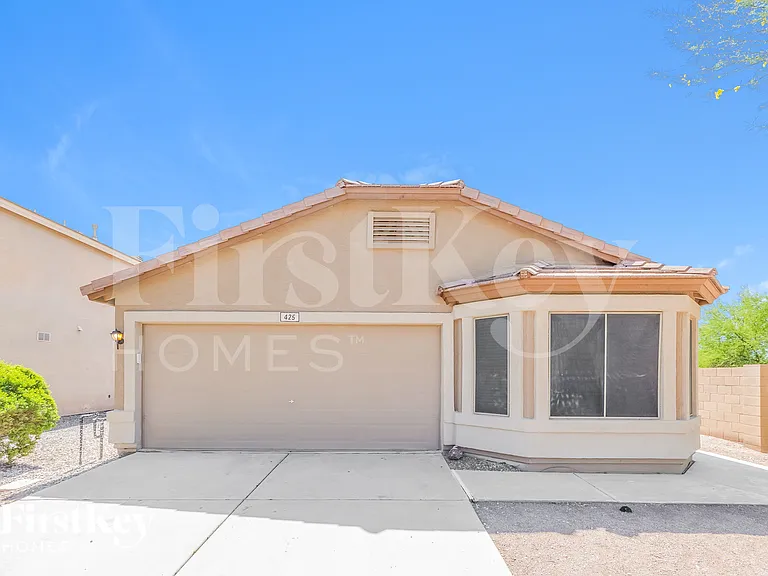 425 W Jersey Way — Photo 1