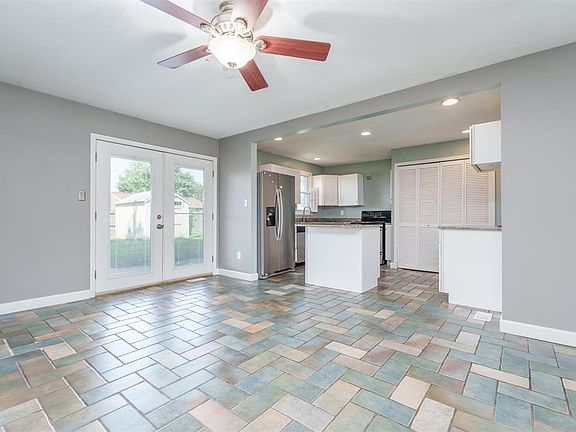 5th image of 2435 Thornton Ave