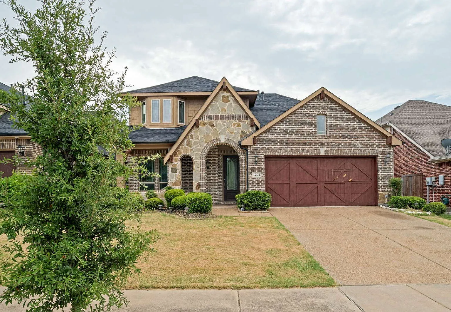 4 bed, 3.5 bath, 3241 sqft, $3,075 — Photo 1