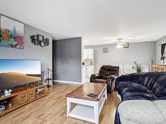 4th image of 408 Farmingdale Cir #408