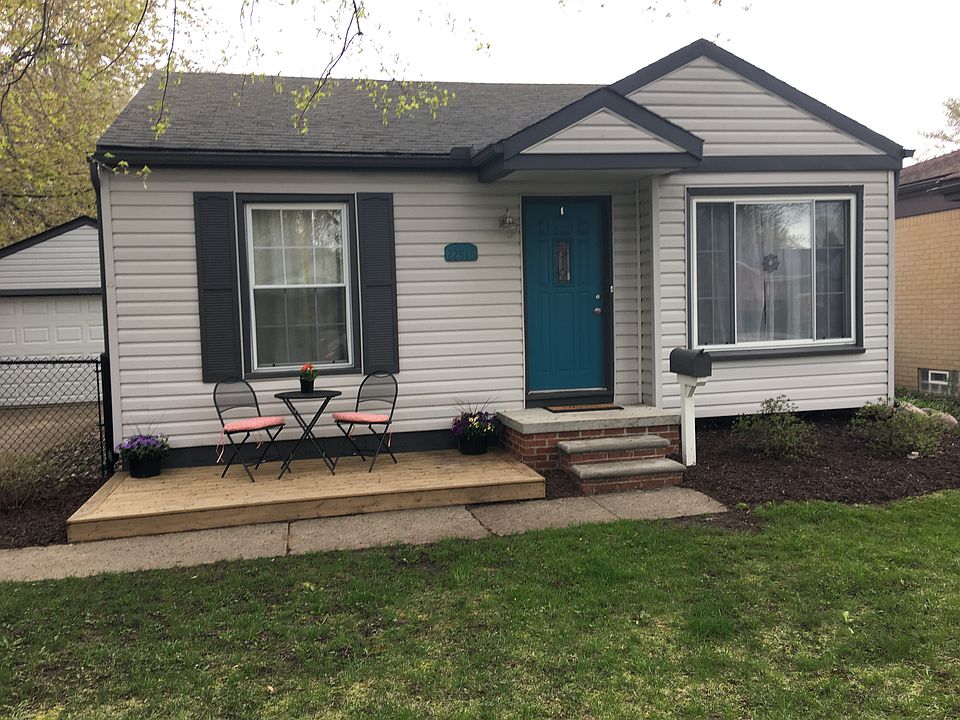 Nice Front Deck