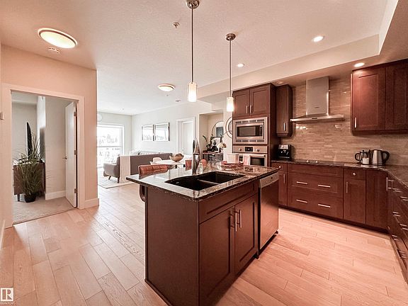 3rd image of 200 Bellerose Dr #718