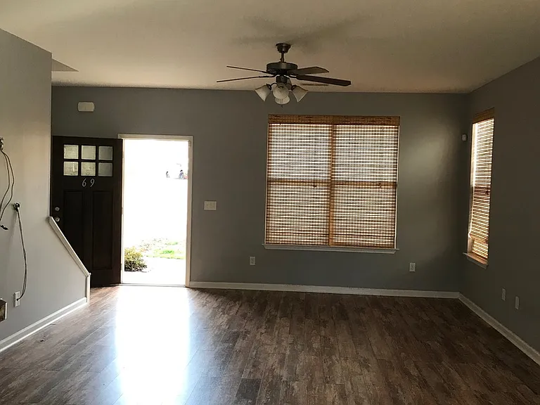 69 Thunderbird Dr — Photo 3