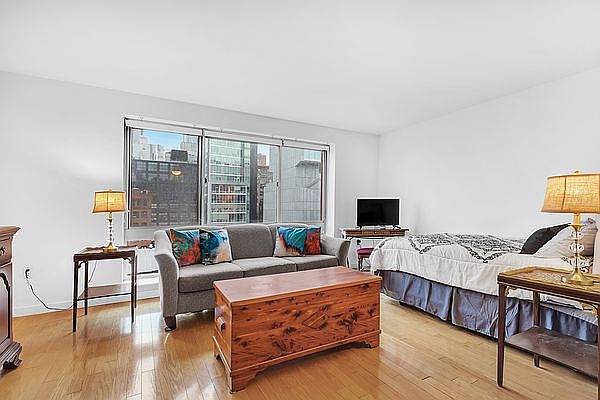 1st image of 555 W 23rd St APT N9g