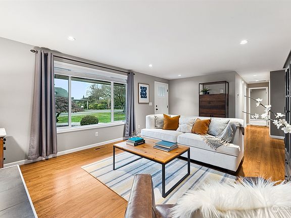3rd image of 5921 119th Avenue E