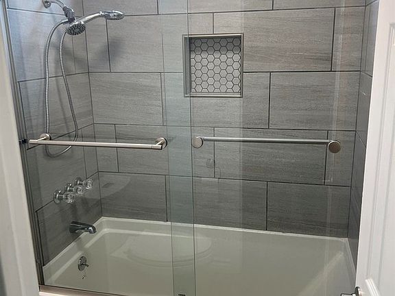4th image of 14030 Lemoli Ave APT 8