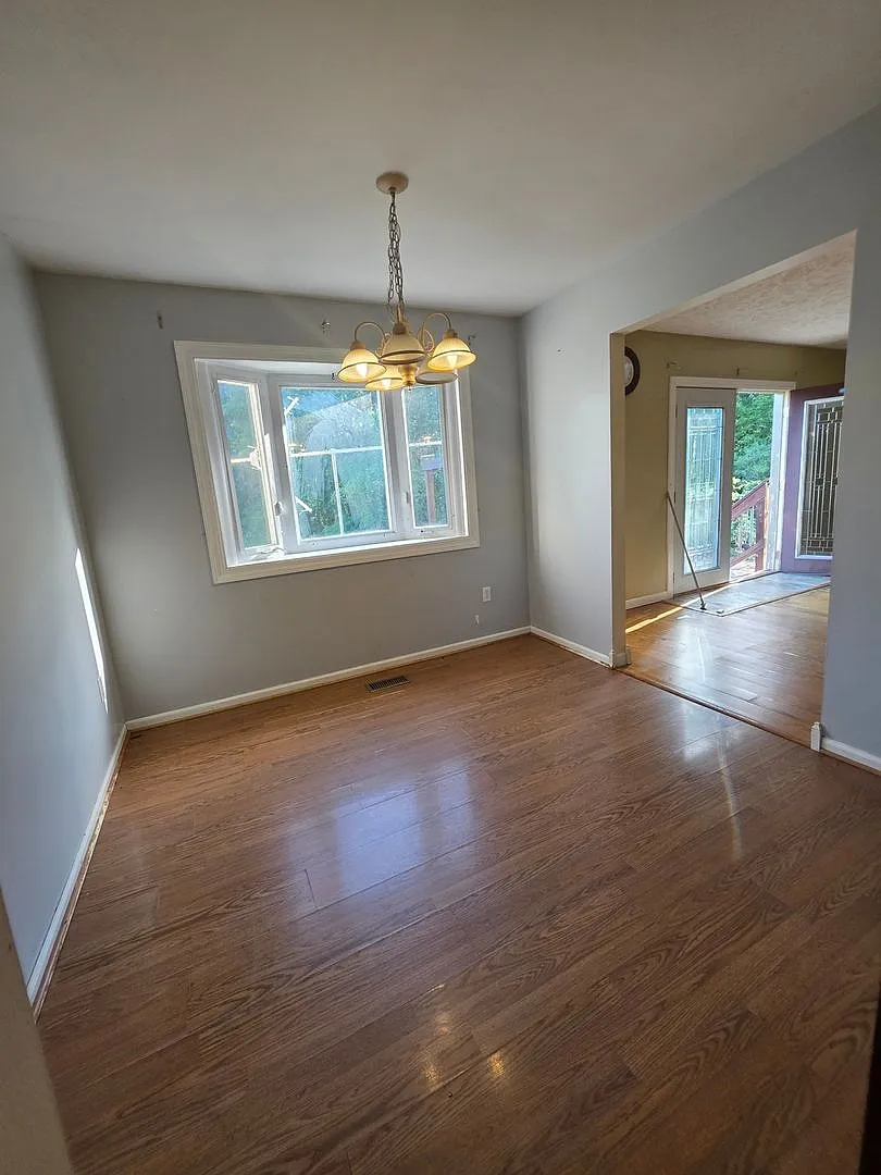 Spacious 3BR House in Belding — Photo 4